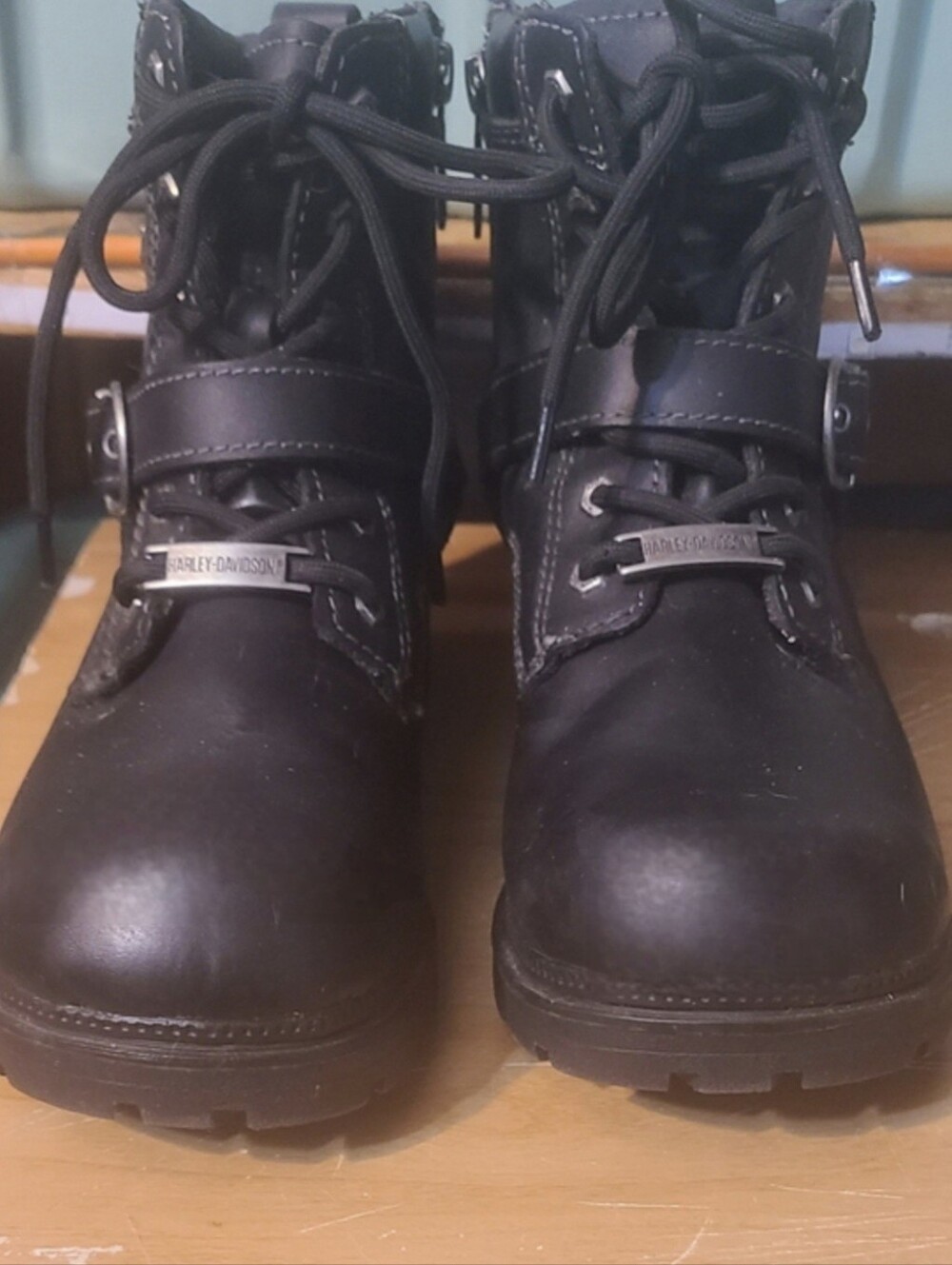 Women's HARLEY-DAVIDSON boots.